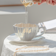 Load image into Gallery viewer, The Romantic Flowers Coffee Tea Cup
