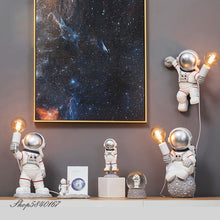 Load image into Gallery viewer, Modern Astronaut Table Lamp
