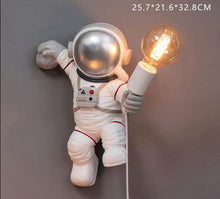 Load image into Gallery viewer, Modern Astronaut Table Lamp
