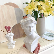 Load image into Gallery viewer, Display statue and vase
