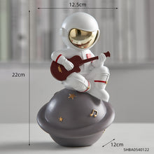 Load image into Gallery viewer, Astronauta Figurine kawaii table decoration
