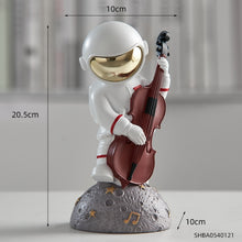 Load image into Gallery viewer, Astronauta Figurine kawaii table decoration
