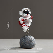 Load image into Gallery viewer, Astronauta Figurine kawaii table decoration
